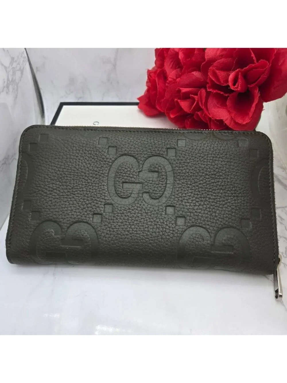 Gucci color khaki